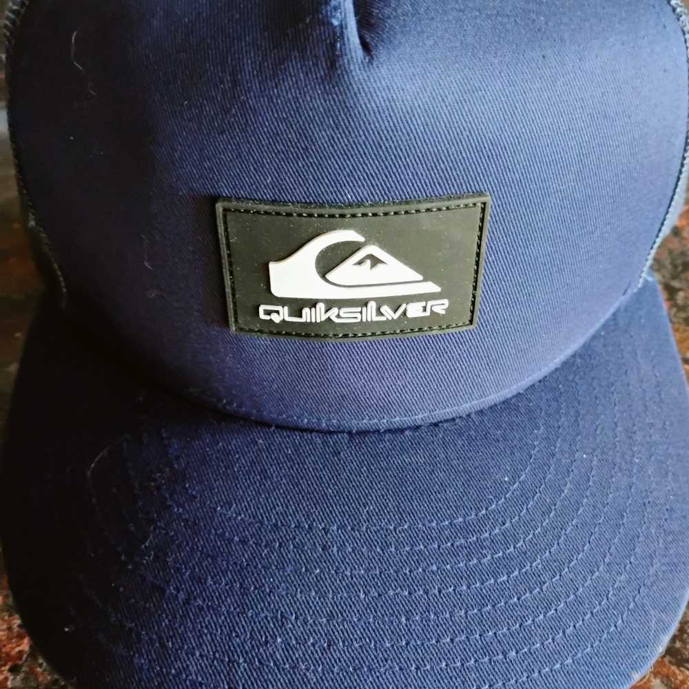 Quicksilver snapback hat